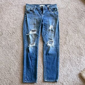 Relaxed Skinny Jeans w/ Holes